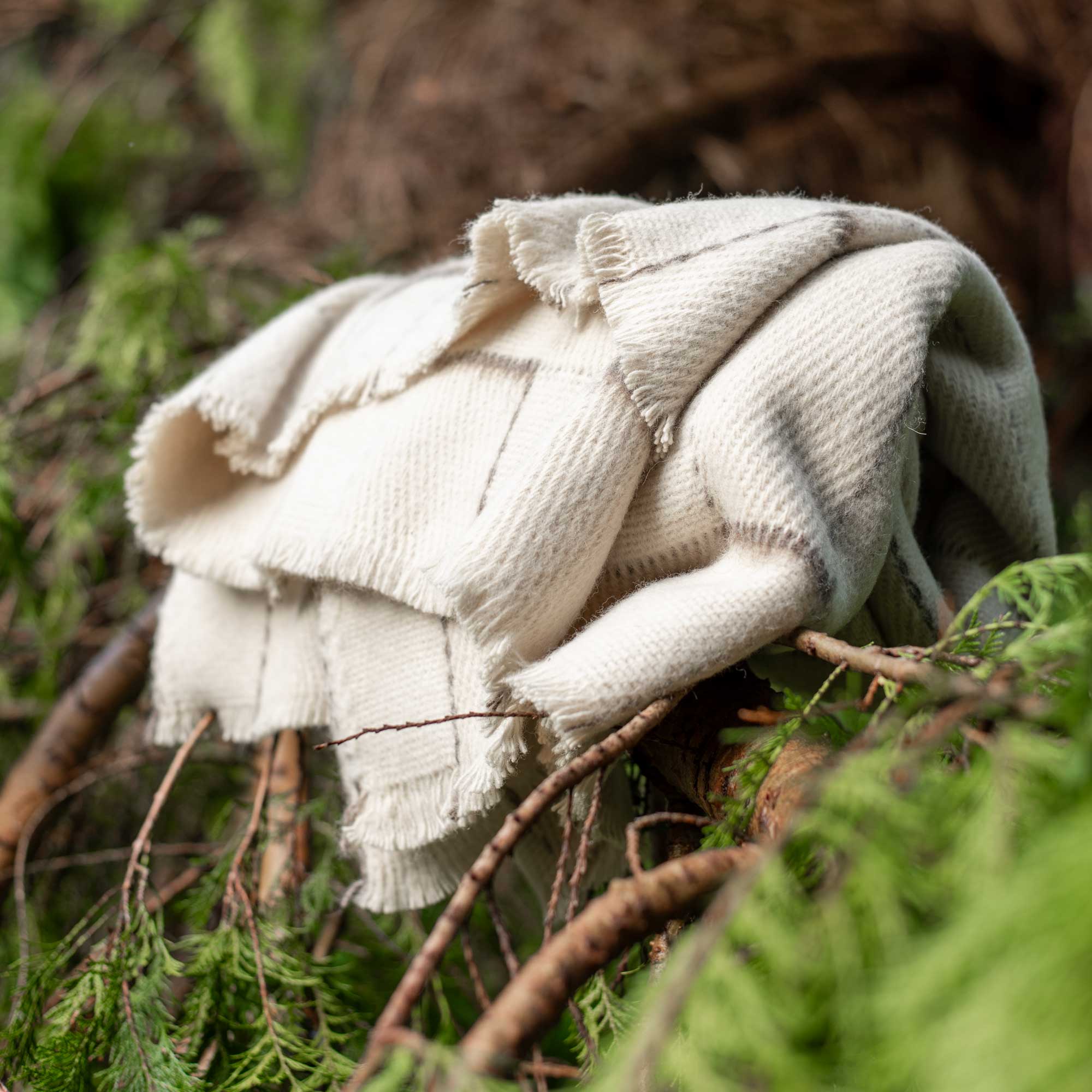 Fine Merino Wool Throws & Pure New Wool Blankets | Luvian Woollens