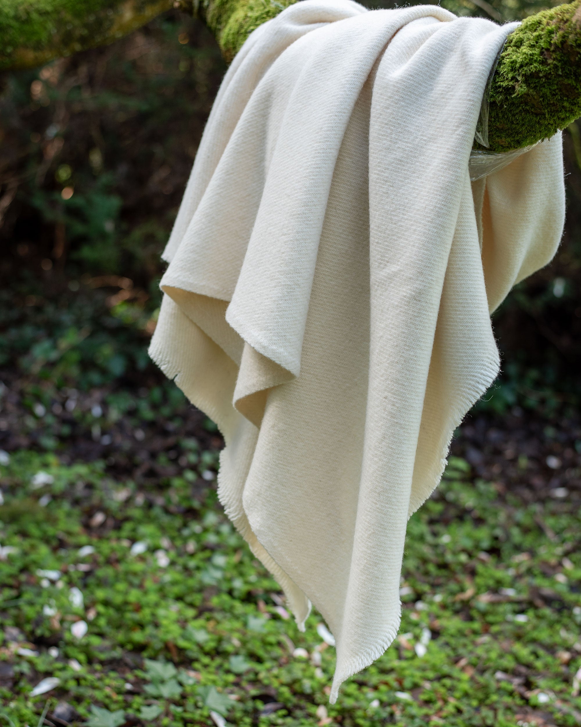 Fine Merino Wool Throws & Pure New Wool Blankets | Luvian Woollens